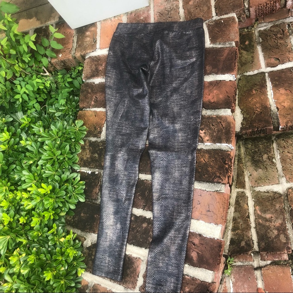 Paniz snakeskin metallic leggings size small - Picture 5 of 6